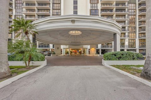 Condo in Miami, Florida, 2 bedrooms № 2390080