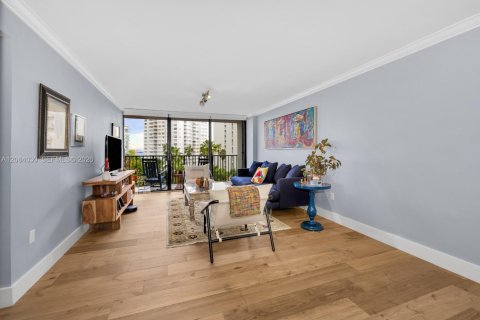 Condo in Miami, Florida, 2 bedrooms  № 2390080 - photo 6