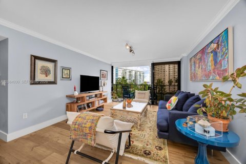 Condo in Miami, Florida, 2 bedrooms  № 2390080 - photo 8