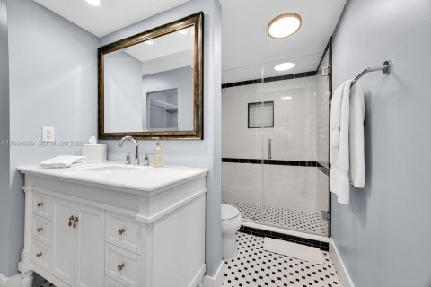 Condo in Miami, Florida, 2 bedrooms  № 2390080 - photo 20