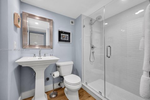 Condo in Miami, Florida, 2 bedrooms  № 2390080 - photo 24