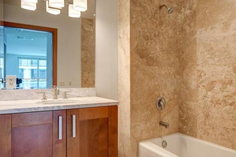 Condo in Surfside, Florida, 4 bedrooms  № 1862780 - photo 23