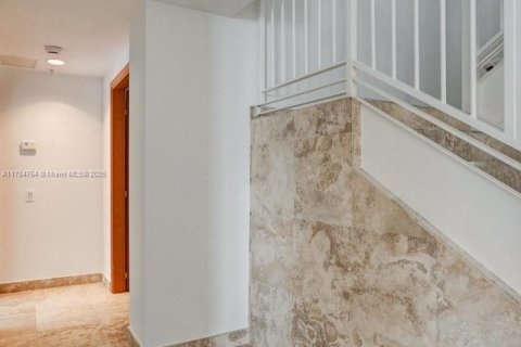 Condo in Surfside, Florida, 4 bedrooms  № 1862780 - photo 16