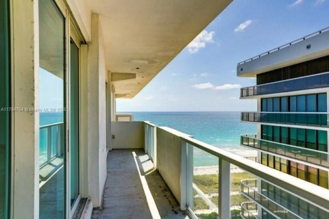Condo in Surfside, Florida, 4 bedrooms  № 1862780 - photo 14