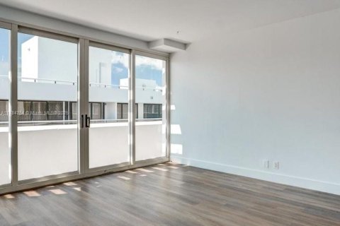 Condo in Surfside, Florida, 4 bedrooms  № 1862780 - photo 28