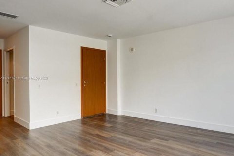 Condo in Surfside, Florida, 4 bedrooms  № 1862780 - photo 20