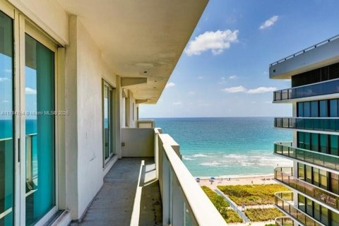 Condo in Surfside, Florida, 4 bedrooms  № 1862780 - photo 15