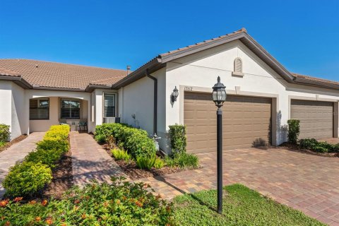 House in Lakewood Ranch, Florida 2 bedrooms, 135.45 sq.m. № 1787369 - photo 1