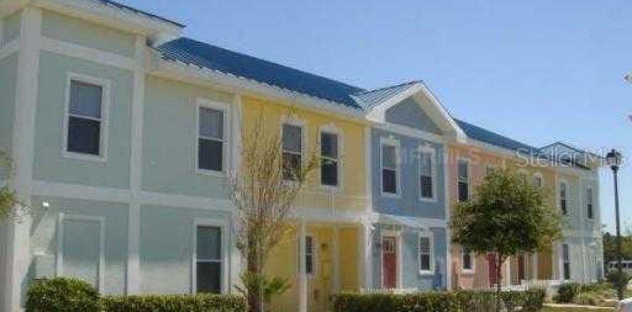 Adosado en Kissimmee, Florida 3 dormitorios, 130.81 m2 № 1832119