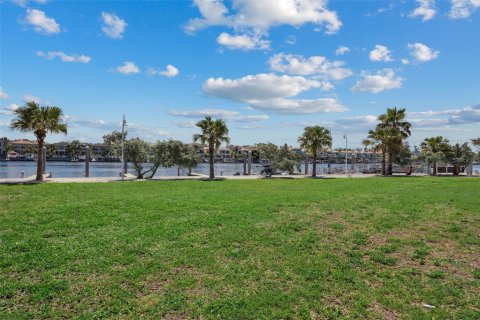 House in Tampa, Florida 3 bedrooms, 163.04 sq.m. № 1793102 - photo 29