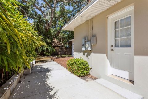 House in Tampa, Florida 3 bedrooms, 163.04 sq.m. № 1793102 - photo 22