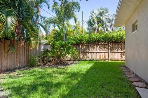 House in Tampa, Florida 3 bedrooms, 163.04 sq.m. № 1793102 - photo 24