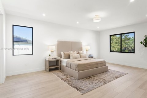House in Miami, Florida 4 bedrooms, 384.89 sq.m. № 1986976 - photo 28