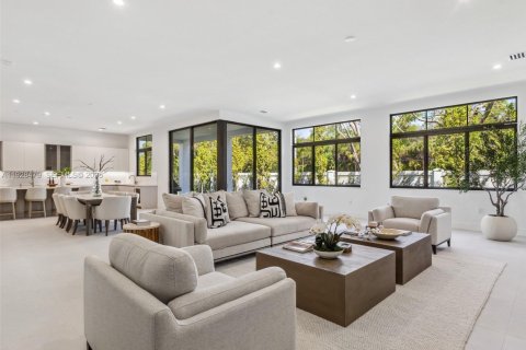 House in Miami, Florida 4 bedrooms, 384.89 sq.m. № 1986976 - photo 2