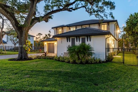 House in Miami, Florida 4 bedrooms, 384.89 sq.m. № 1986976 - photo 5