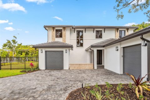 House in Miami, Florida 4 bedrooms, 384.89 sq.m. № 1986976 - photo 7