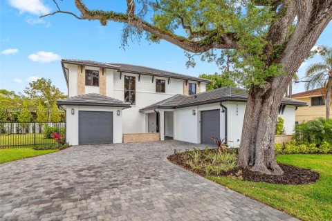 House in Miami, Florida 4 bedrooms, 384.89 sq.m. № 1986976 - photo 6