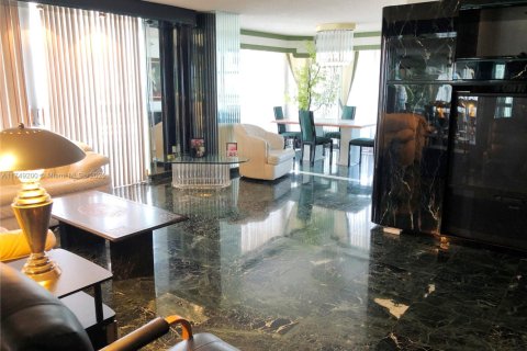 Condo in Aventura, Florida, 2 bedrooms  № 1862974 - photo 5