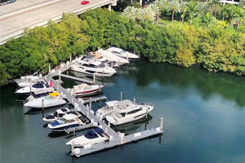 Condo in Aventura, Florida, 2 bedrooms  № 1862974 - photo 14
