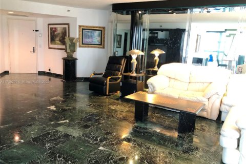 Condo in Aventura, Florida, 2 bedrooms  № 1862974 - photo 1