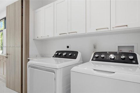 Villa ou maison à vendre à Miami Springs, Floride: 4 chambres, 241.55 m2 № 1927241 - photo 29