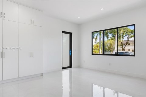 Villa ou maison à vendre à Miami Springs, Floride: 4 chambres, 241.55 m2 № 1927241 - photo 28