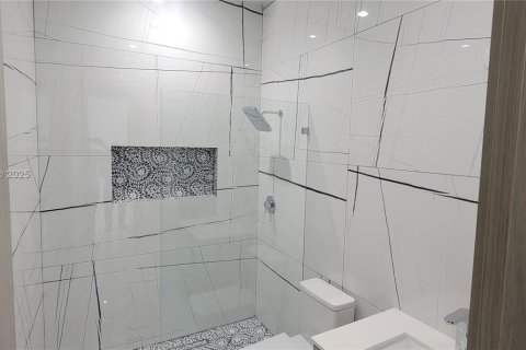 Купить виллу или дом в Майами-Спрингс, Флорида 4 спальни, 241.55м2, № 1927241 - фото 19
