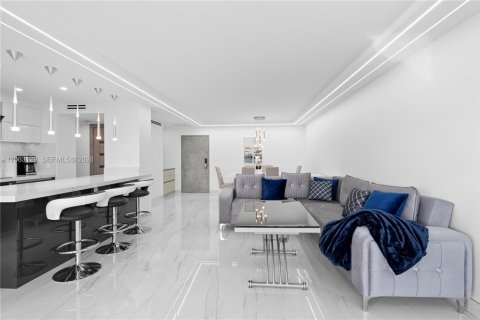 Appartement à louer à Sunny Isles Beach, Floride: 2 chambres, 138.24 m2 № 2275038 - photo 4