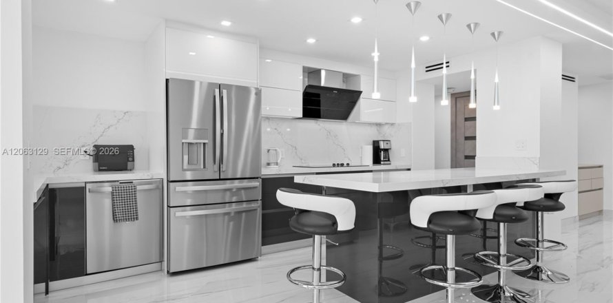 Appartement à Sunny Isles Beach, Floride 2 chambres, 138.24 m2 № 2275038