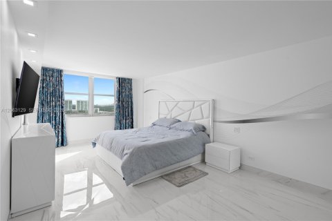 Appartement à louer à Sunny Isles Beach, Floride: 2 chambres, 138.24 m2 № 2275038 - photo 8