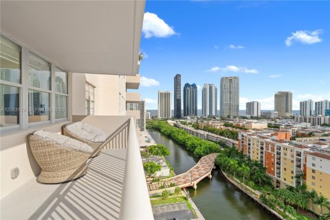 Appartement à louer à Sunny Isles Beach, Floride: 2 chambres, 138.24 m2 № 2275038 - photo 21