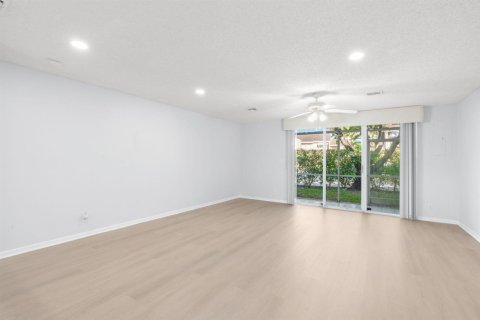 Adosado en venta en Tamarac, Florida, 2 dormitorios, 116.87 m2 № 2146274 - foto 5