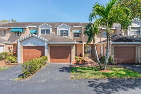 Touwnhouse à Tamarac, Floride 2 chambres, 116.87 m2 № 2146274