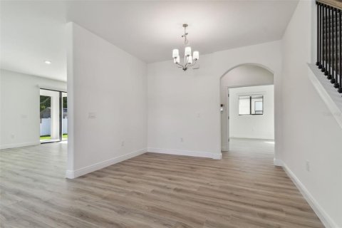 House in New Port Richey, Florida 5 bedrooms, 253.81 sq.m. № 1805475 - photo 23