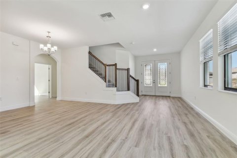 House in New Port Richey, Florida 5 bedrooms, 253.81 sq.m. № 1805475 - photo 21