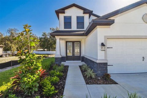 House in New Port Richey, Florida 5 bedrooms, 253.81 sq.m. № 1805475 - photo 7