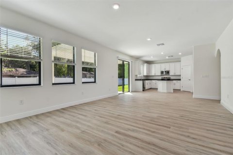 House in New Port Richey, Florida 5 bedrooms, 253.81 sq.m. № 1805475 - photo 27