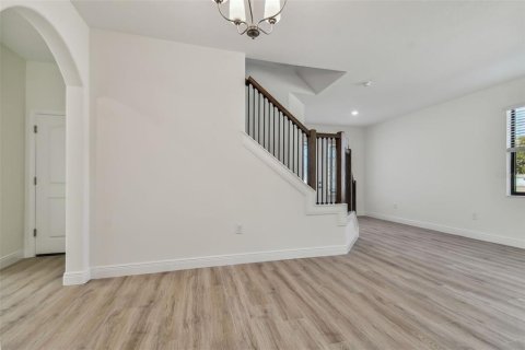 House in New Port Richey, Florida 5 bedrooms, 253.81 sq.m. № 1805475 - photo 25