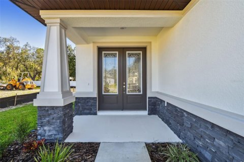 House in New Port Richey, Florida 5 bedrooms, 253.81 sq.m. № 1805475 - photo 8