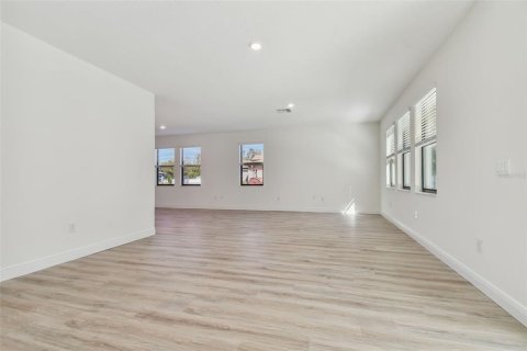 House in New Port Richey, Florida 5 bedrooms, 253.81 sq.m. № 1805475 - photo 29