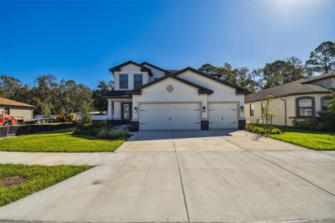 House in New Port Richey, Florida 5 bedrooms, 253.81 sq.m. № 1805475 - photo 4