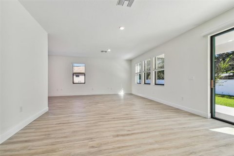 House in New Port Richey, Florida 5 bedrooms, 253.81 sq.m. № 1805475 - photo 30