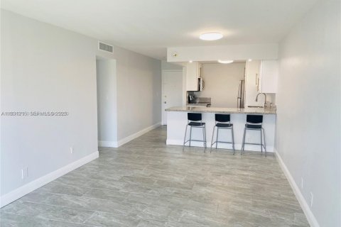 Снять в аренду кондоминиум в Дорал, Флорида 2 спальни, 96.62м2, № 1990881 - фото 8