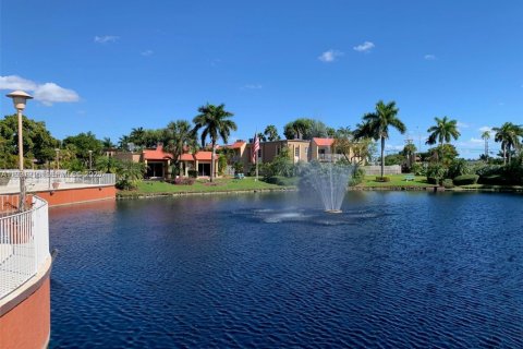 Снять в аренду кондоминиум в Дорал, Флорида 2 спальни, 96.62м2, № 1990881 - фото 15