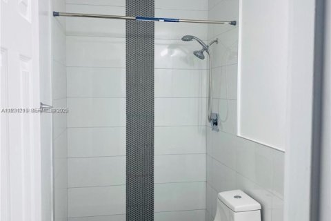 Снять в аренду кондоминиум в Дорал, Флорида 2 спальни, 96.62м2, № 1990881 - фото 11