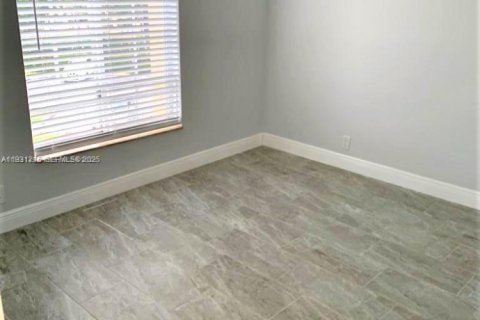 Снять в аренду кондоминиум в Дорал, Флорида 2 спальни, 96.62м2, № 1990881 - фото 10