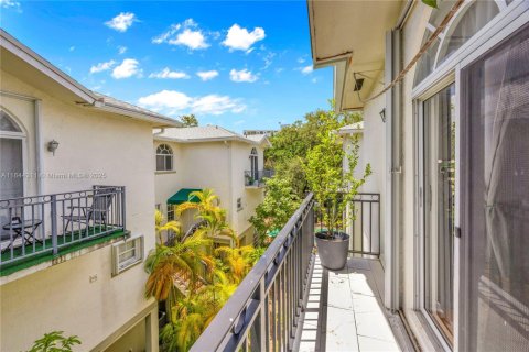 Copropriété à vendre à Miami, Floride: 2 chambres, 100.33 m2 № 1981437 - photo 28