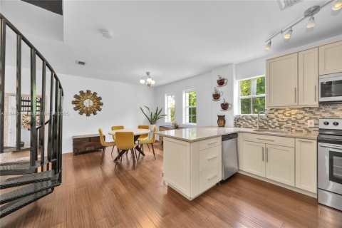 Copropriété à vendre à Miami, Floride: 2 chambres, 100.33 m2 № 1981437 - photo 3