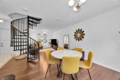 Copropriété à vendre à Miami, Floride: 2 chambres, 100.33 m2 № 1981437 - photo 7