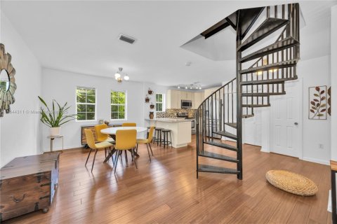 Copropriété à vendre à Miami, Floride: 2 chambres, 100.33 m2 № 1981437 - photo 11